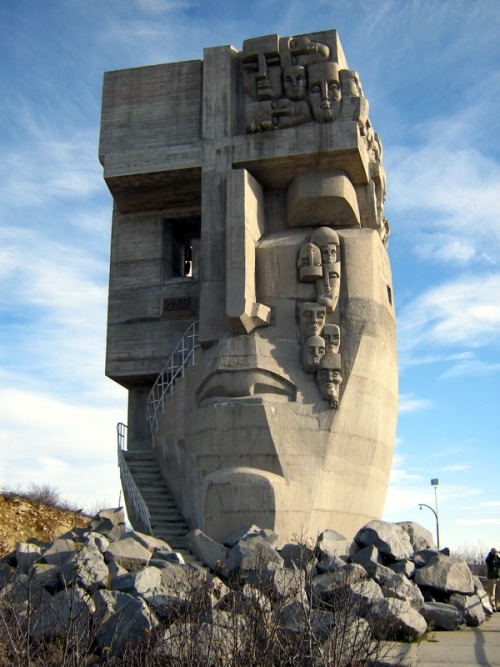 attolences:The Mask of Sorrow near Magadan, Russia is a 1996 statue commemorating the prisoners of t