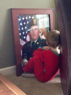 yivialo:  justraiseyourhead:  infamousvikas:  destined-to-be-damaged:  tw0way:   Traci Wise: “I found my son sitting having a moment with his daddy (SFC Benjamin Wise) the other day. We lost him January 15 in Afghanistan… we cannot forget about the