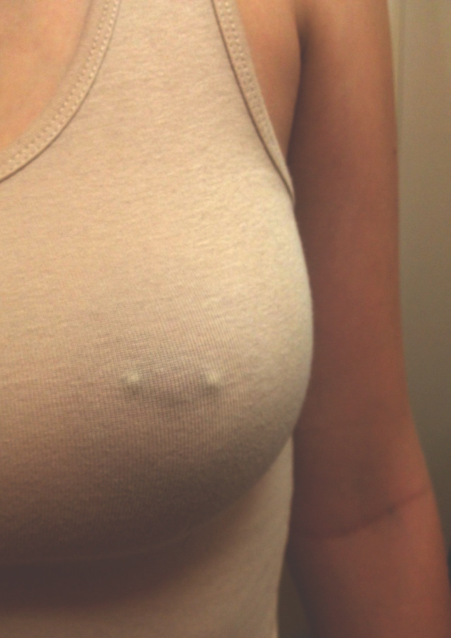 memoirs-of-acacia:  love seeing this, makes going out with no bra on a little exciting.