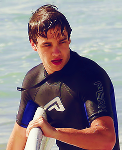 guydirectioners:  Liam surfing at Manly Beach,