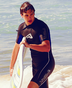 guydirectioners:  Liam surfing at Manly Beach, porn pictures