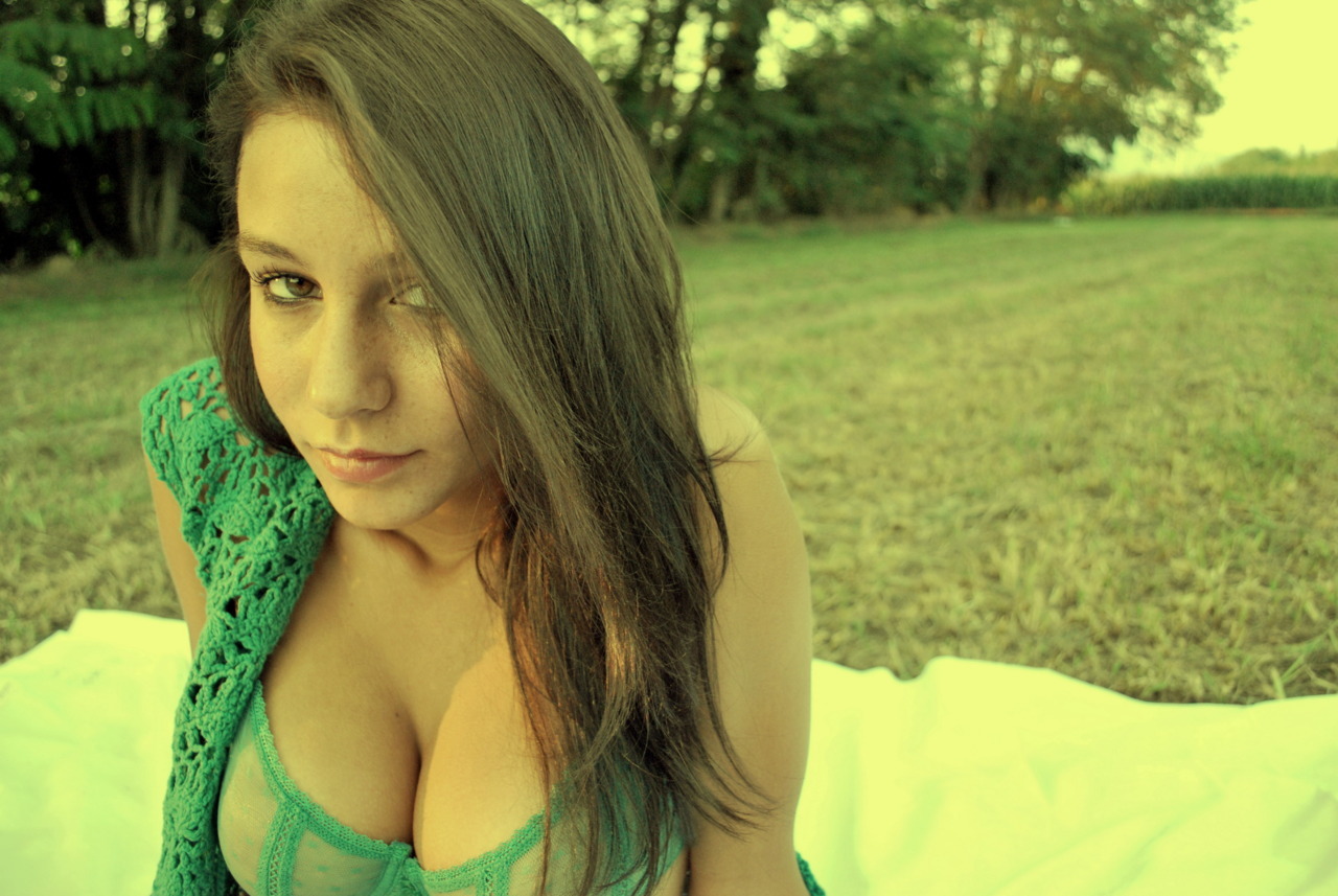 titsintops:  Knitted by grandma 
