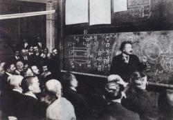 missfolly:  Albert Einstein lecturing on