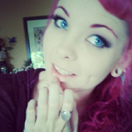 honeyscum:  I really liked my hair today, so I did a lot of self shots :p (Taken with instagram) 