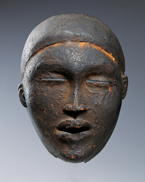 absurdonio:  Diviner’s Mask, Yombe people, Democratic Republic of the Congo and Angola, Early 20th century. via Kimbell Art Museum 