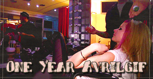 popgifs-blog1:  It’s beeen a yeaar! 12 months! First anniversary of my blog! :&gt;