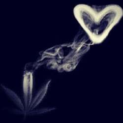 jordanbaileey:  #weed #marijuana #smoke #smoketricks #heart #smokeheart #cannabis #ganja #bud (Taken with instagram) 