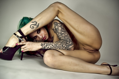 missevil666:  I had to crop this severely for FB and Twitter but here is the full, uncensored version of this pic. Enjoy ;) Craigman Photography