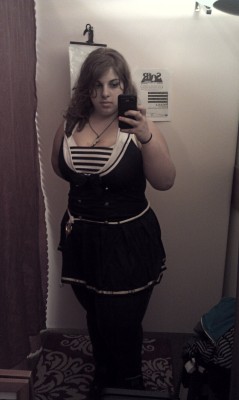 chubby-bunnies:  Trying on old Halloween costumes for my boyfriend. Aye aye captain ;) 17 and working on being a woman comfortable in her own skin.