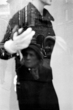 66lanvin:  theconstantbuzz:  © Sergio Larrain  I can SEE you BUT I can NEVER reach YOU……….No.5 