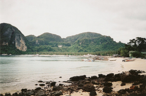 Tong Sai Bay, Ko Phi Phi Don, Thailand by Motoeque on Flickr.