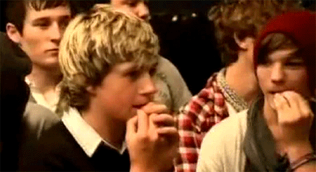 larry-is-true-love:  Nouis have always been in sync even before they were put in a group More Nouis in sync:  
