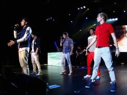 nialllouiszaynharryliam:  The boys at tonight’s Sydney concert 