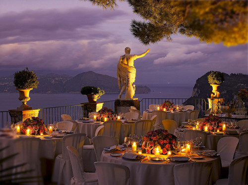 Al fresco dining at Hotel Caesar Augustus, Capri Island, Italy (by Hotel Caesar Augustus).