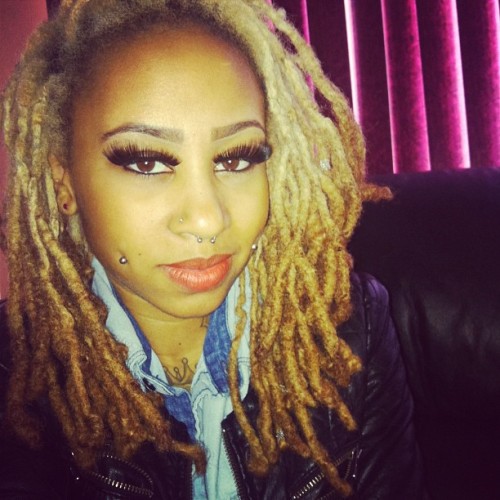 notyourdarling:  pullmydreads:  loctician & fellow dreadhead. twitter.com/creationz_monae  love her dreads. 