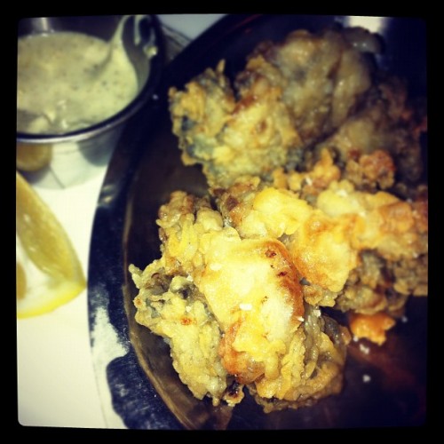 Fried oyster goodness… (Taken with Instagram at Hank’s Oyster Bar)