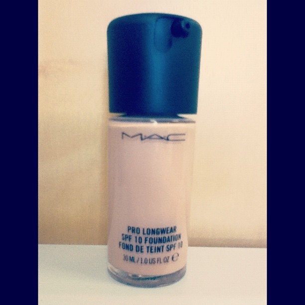 If no one is going to spoil you, spoil yourself #macmakeup #ghettofabulous #whitegirlproblems
