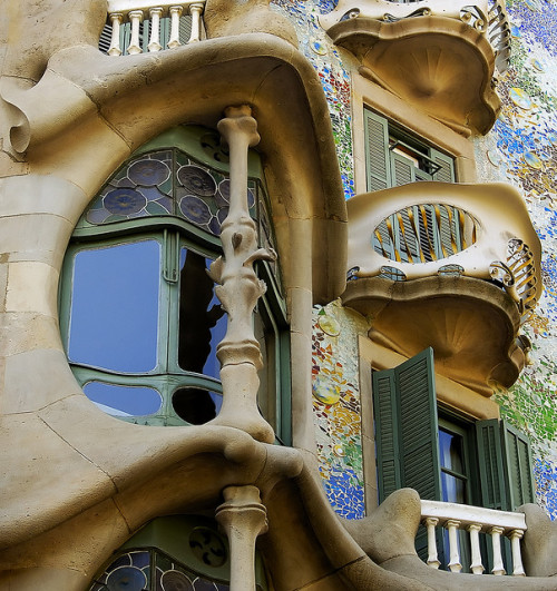 Gaudi&rsquo;s masterpiece, Casa Batlló, Barcelona, Spain (by mistca).