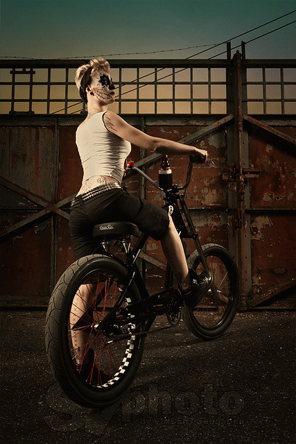 cutiesoncycles: 8830 - Skull&Custom by -SVphoto- on Flickr.I love that model Electra, before the