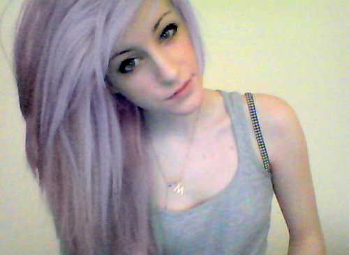 chocolateandwhiskey:  aw maggie on my dasshh. wish i looked like youu fml