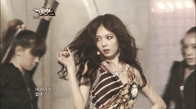 virtuallycharmed:  Twirlin’ 