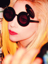 hyelim:  Top 9 photos of Lady Gaga with glasses | asked by marcomonster. 