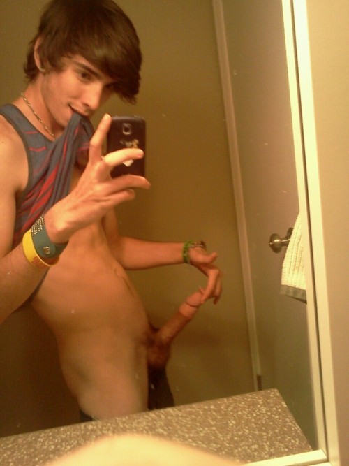 hotcollegeguys:  looks delicious