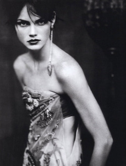 thegothcat:  Paolo Roversi / Giorgio Armani Campaign Spring 2003. 