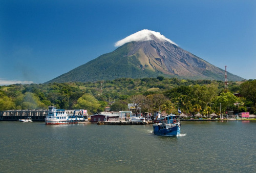 Port of Moyogalpa on Ometepe island with Volcan Concepcion in the background, Nicaragua (by kajami).