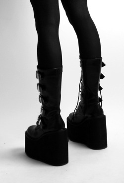 lexybisket:  Want boots 