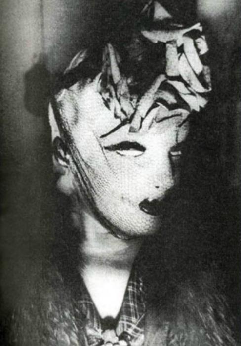 kirgiakos:   John Willie - “Mask”, for Bizarre Magazine, c.1940 