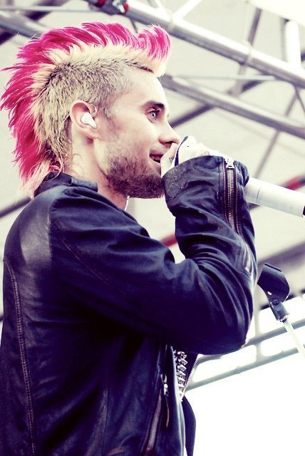 jared leto!!! <3 panties. will. drop!