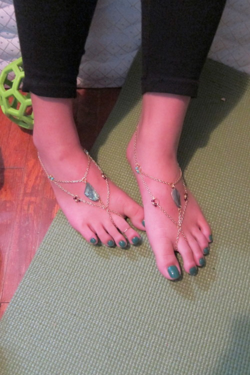 soulshinedaydream:check out my darling barefoot sandals that took me 3 hours to make :)