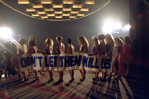 picturesofwar:“Participants in the Miss Besieged Sarajevo 93 beauty pageant line up on stage holding