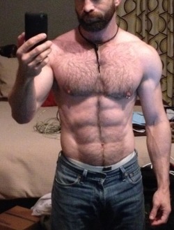 hairycubinla:  (via Guys with iPhones) 