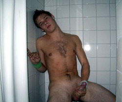 gotchubs:  .  Shower Boy