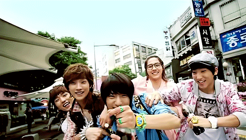 deullie-sshi:  If that soda makes you appear like that then I want 1234577890 of those B|