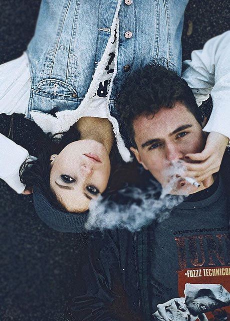 radical-dolphins:  click for a grunge blog that follows back   