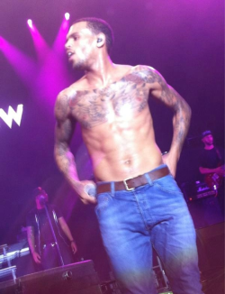easy-love:  chris brown was amazing tonight!!