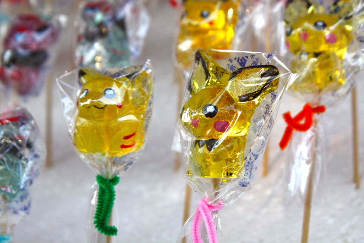 sebastian-michaelis-phantomhive:  muckingroundjapan:  Oh my god!! How could you eat