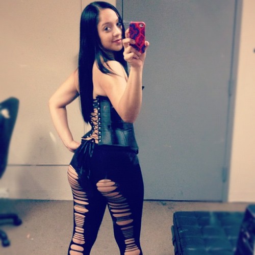 czar4curves:  assobsession:  @Yum_Yums_ Mmmm…yum.   