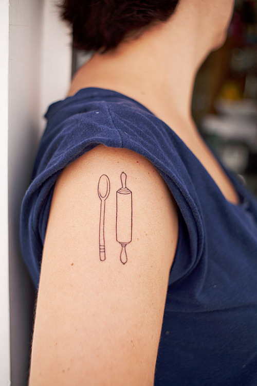 fuckyeahtattoos:
“ I love to cook, and i wanna make a fun and unique tattoo that shows this feeling.
Done by Douglas at Led’s Tattoo (http://www.ledstattoo.com.br/) in São Paulo - Brazil
”