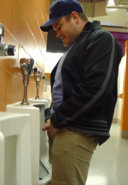 peeking-out-males:  hokiecub:  cute straight guy at urinals.  Peeking Out MalesSpy on dicks… with no risk of being caught! 
