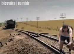 diariosdeumpoeta:  Esse comerciais fazendo cada vez menos sentido kkkkkkkkkkkkkkkkkkkkkkkkkk 