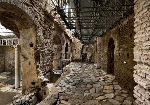 cailleach-bheur: The Crypta Balbi Museum is the only one of its kind. Together with the Palazzo Mass