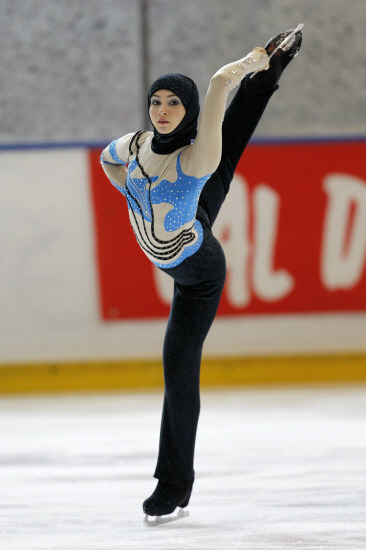 lawofwomen:  Emirati teen Zahra Lari made figure skating history this week. The 17-year-old not only became the first figure skater from the Gulf to compete in an international competition but the first to do so wearing the hijab. YES YOU CAN!!! 