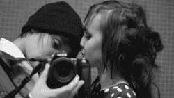 virtues-of-bubs:  Eu sei que a gente nunca se viu, sei também que a distancia é