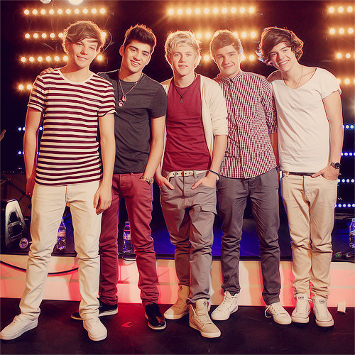 oneeeeedirection:  zaynbr0kemytable:  NIALL THO  wooo my 9,000 post! 