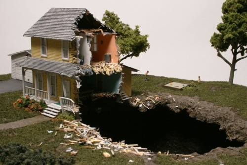 banquetofthestarved:A mysterious hole in a miniature sculpture by Thomas Doyle.