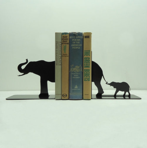 fuckyeahbookarts:Awesome Hand-crafted Bookends by KnobCreekMetalArts